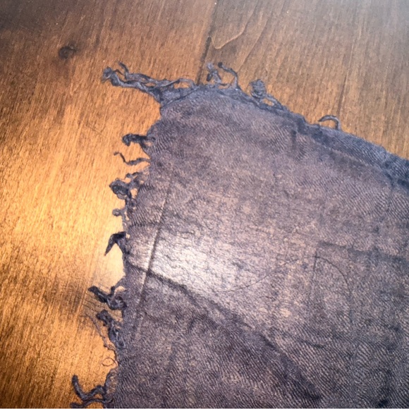 Elegant Gray and White Scarf/Wrap - Picture 4 of 5